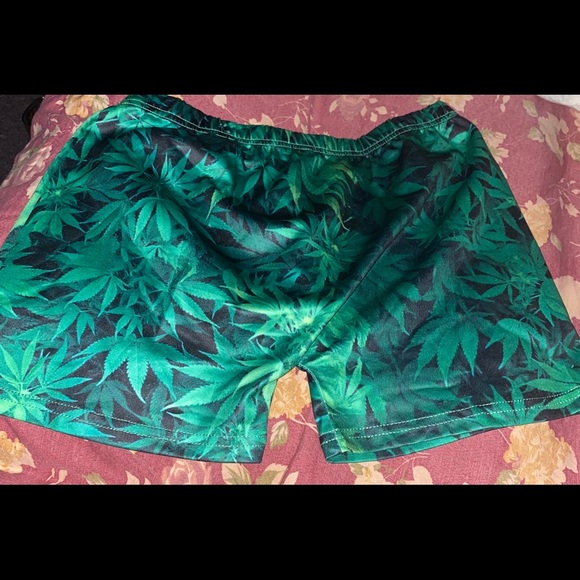 Weed Print Women’s Booty Shorts - Picture 4 of 4